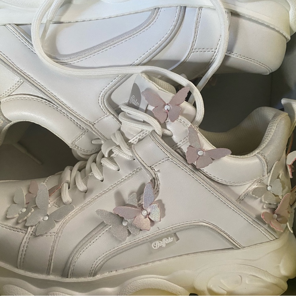 Buffalo Women’s Butterfly Sneakers